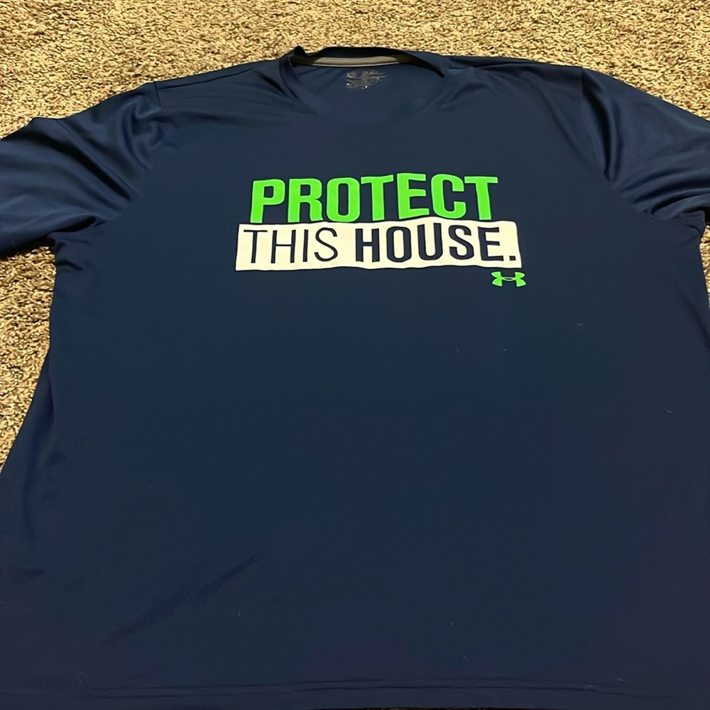 Navy under armour short sleeve athletic tee